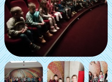 Powiększ obraz: Uczniowie klas najmłodszych w Teatrze Powszechnym w Radomiu